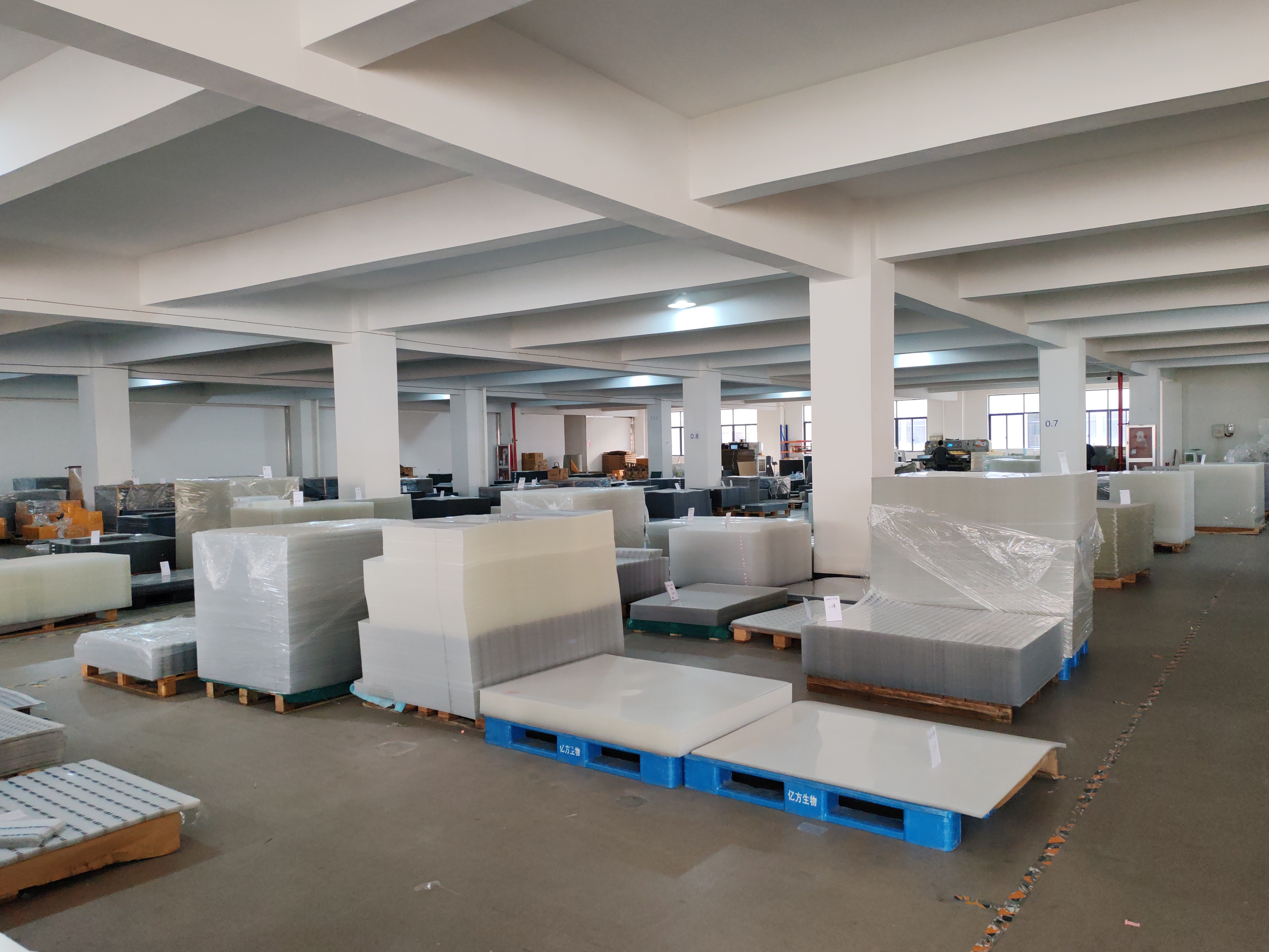 <b>Exploring the Price of Acrylic Sheets: How Source Factories</b>