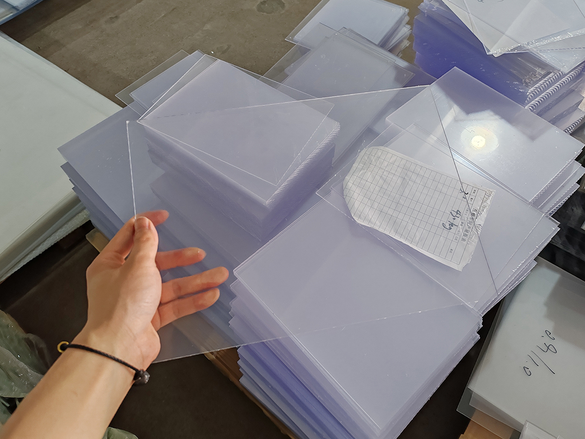 <b>Exploring the Birth of Acrylic Mirrors: Zhejiang Yifang Vacu</b>